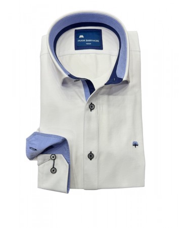 White shirt with special finishes inside the collar and cuff in blue