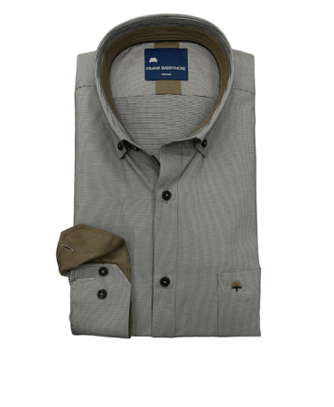 Shirt in an oil gray shade with a pocket and insert color inside the collar and cuff