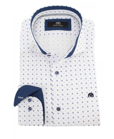 Μακης Τσελιος λευκό πουκάμισο με μπλε και γκρι μικρό σχέδιο 
