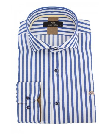 With a wide narrow blue on a white base men's shirt