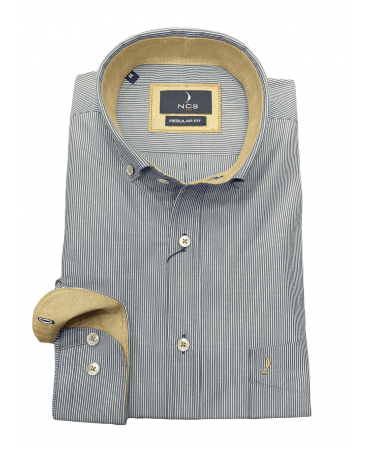 Thousand light blue shirt with particularly beige trim ncs