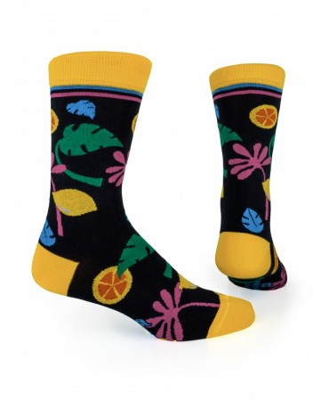 Μοντέρνα κάλτσα της Πουρνάρας σε μαύρη βάση με φύλλα και λεμονάκια 