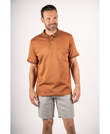 Polo with short sleeves and pocket in light brown color