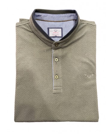 Men's cotton blouse with green collar