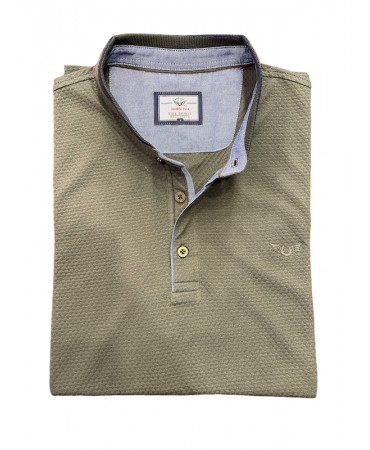 Men's cotton blouse with green collar