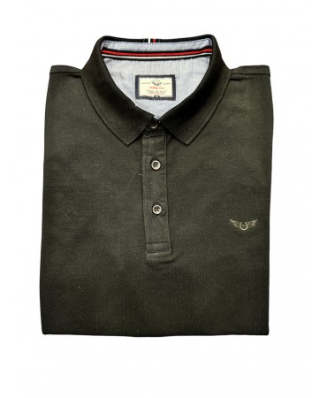 Black men's polo shirt with special relief on the placket
