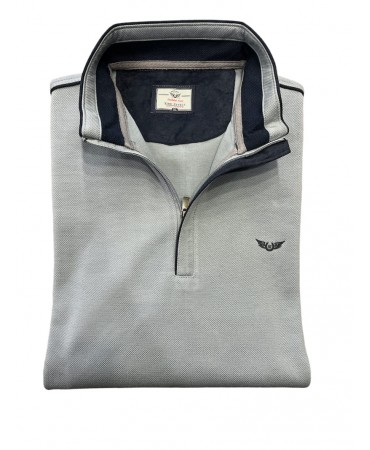 Gray cotton blouse with zipper as well as special details on the collar and shoulders